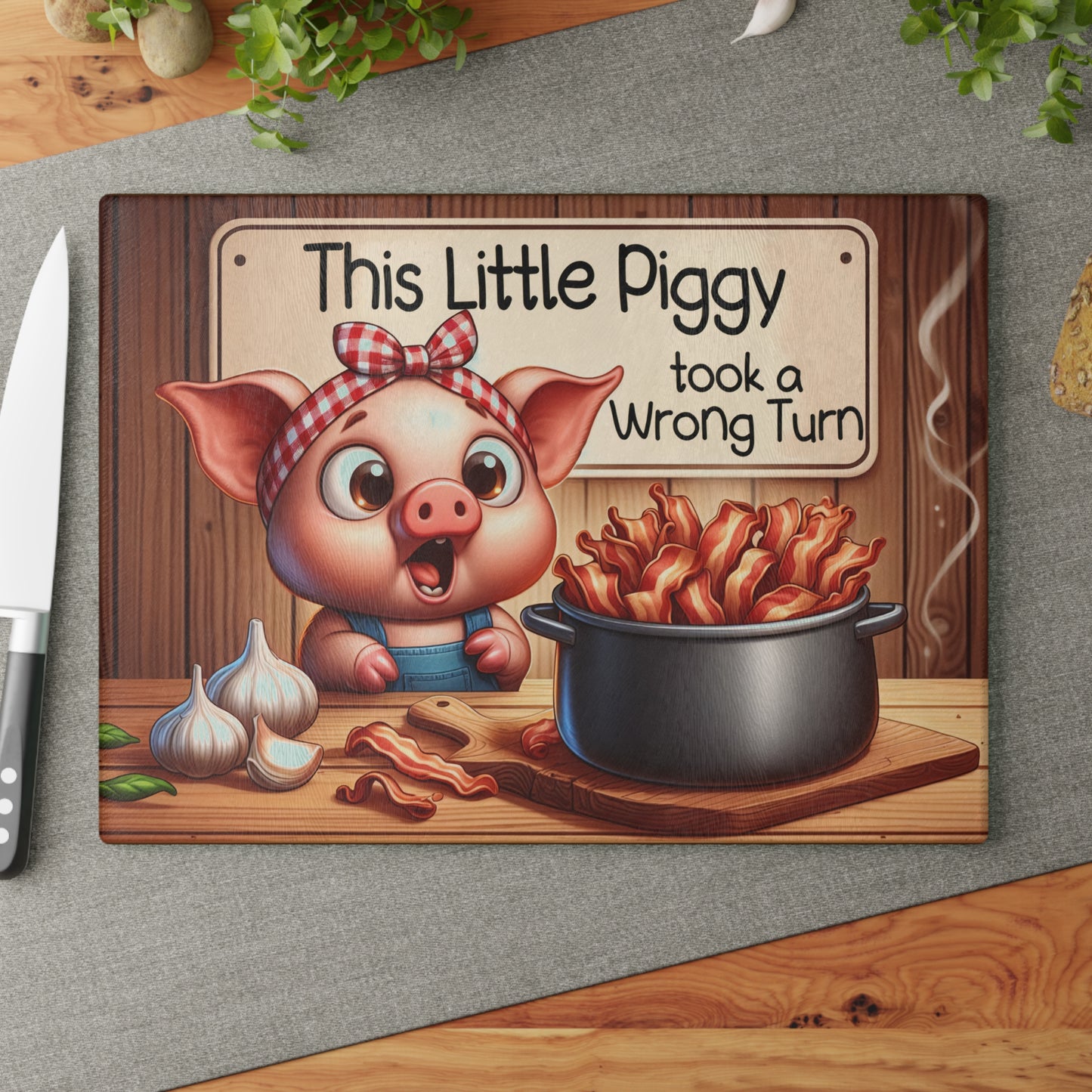 Whimsical Piggy Glass Cutting Board - Perfect Gift for Cooking Enthusiasts